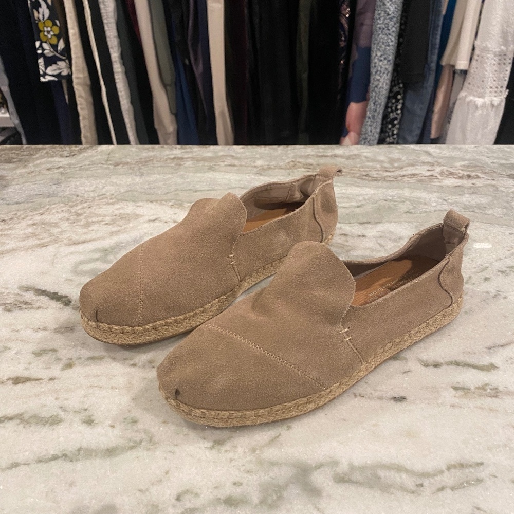 TOMS women's tan suede slip ons size 7
